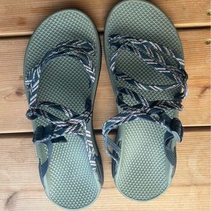 SOLD Chaco Wrapsody X Sandals Women's Size 9 Navy and Purple EUC